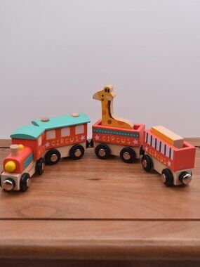 Janod Circus Train Wooden Trains N.1 Caboose Engine Cargo Cars Juratoys France